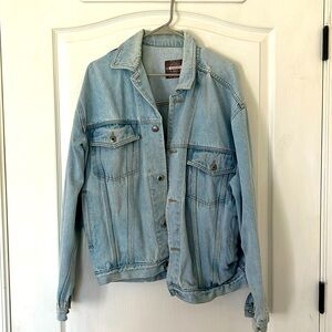 Men’s distressed Jean jacket